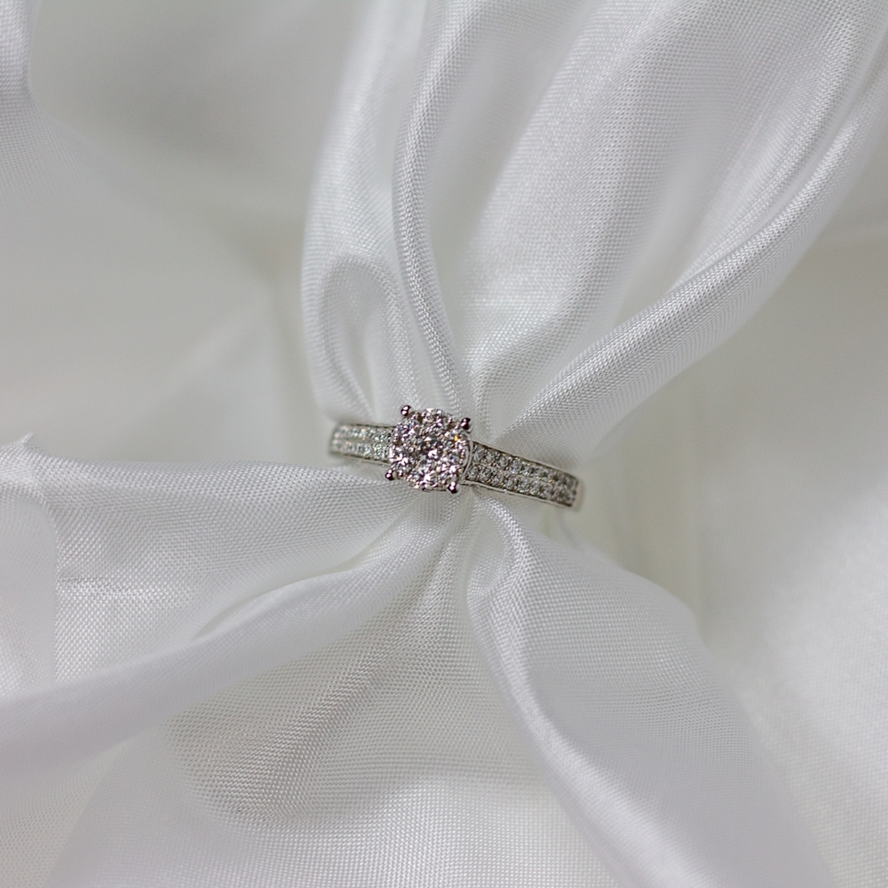 18K White Gold Engagement Ring Inv Rd .68 ct.